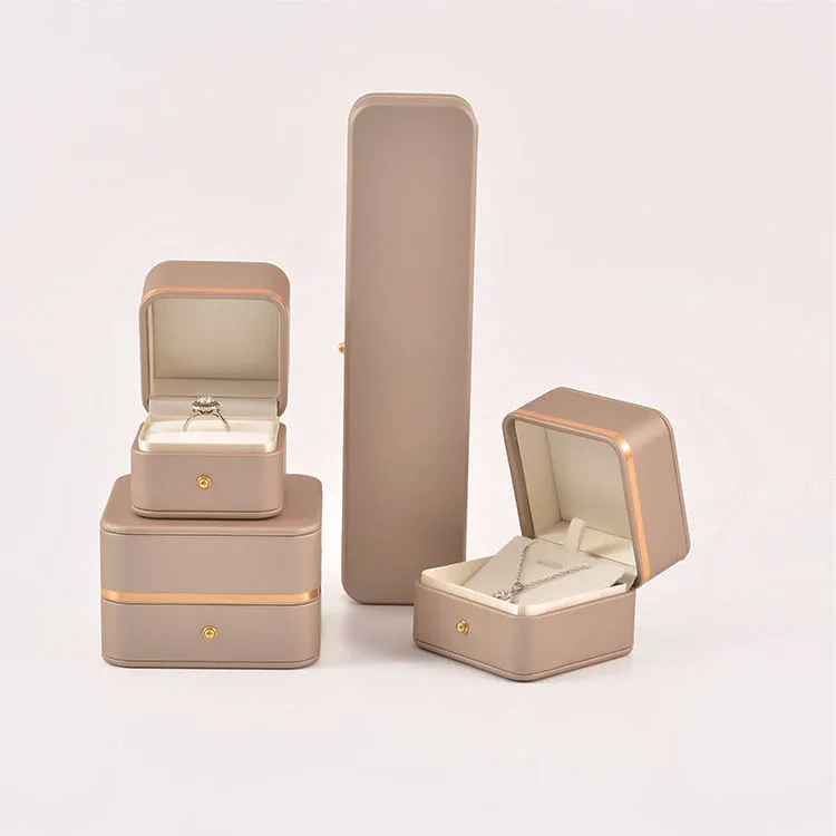 Shangjie OEM fashion jewelry 2021 engagement ring box leather ring box packaging jewelry ring box