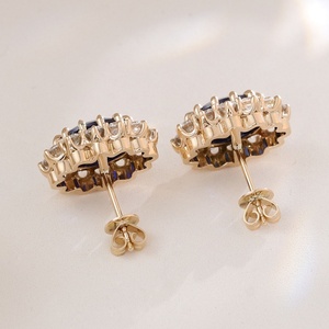 Boucles d'oreilles minimalistes en or jaune 14 carats avec pierres précieuses bleues rondes brillantes de laboratoire, bijoux fins, bijoux de fête - Product Image 3