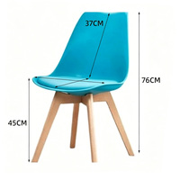 Chaise de salle à manger de style nordique en PP, chaise ergonomique avec pieds en bois massif, chaise d'appoint imperméable et résistante aux taches pour la maison et le bureau
