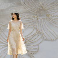 Tissu en maille de tulle 100 % polyester respirant, teint en fil, brillant, avec lurex et paillettes, broderie de sequins, léger et tricoté pour robes