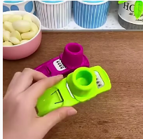 TGYW Tritatutto per Aglio Multifunzione, Grattugia Manuale per Zenzero e Aglio, Utensile per Sbucciare l'Aglio, Accessori da Cucina - Product Image 2