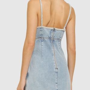 เดรสยีนส์สั้นทรงเข้ารูปประดับเพชร คุณภาพสูง ดีไซน์เซ็กซี่ สำหรับผู้หญิง ใส่ได้ในช่วงฤดูร้อน - Product Image 2