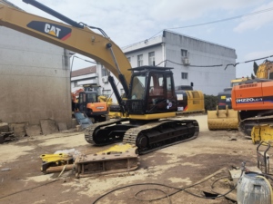 Bricolage utilisé pour 330D pelle sur chenilles 20 tonnes poids de fonctionnement Cummins moteur composants de base moteur pompe à engrenages modèle 2015 - Product Image 2