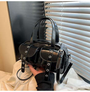 Bolso cuadrado popular para mujer, nuevo diseño, bolso de hombro moderno, bolso de mano retro de cuero PU, bolso tote. - Product Image 2