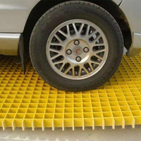Grille moulée en fibre de verre (FRP/GRP) légère et antidérapante, maille flexible personnalisée 50x50x50mm pour escaliers et passerelles