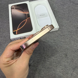 Vente <span class=keywords><strong>en</strong></span> gros <span class=keywords><strong>iPhone</strong></span> 16 Pro 128 Go Or Titane Désertique Débloqué Smartphone Appareil <span class=keywords><strong>Photo</strong></span> Pro USB-C Expédition Rapide Fournisseur Commandes <span class=keywords><strong>en</strong></span> Gros - Product Image 3