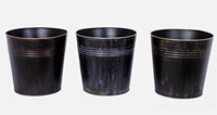 Pot de fleurs cylindrique en métal galvanisé noir vieilli et blanchi, avec doubles bandes côtelées, style rustique vintage