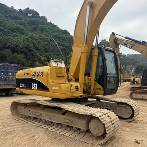 Excavatrice Cat 320CL économique et performante à bras long : 18 mètres de long, idéale pour les travaux d'excavation de bâtiments - Product Image 1