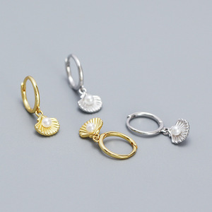 Vente en gros de bijoux en argent sterling 925, perles d'eau douce, boucles d'oreilles en or vermeil 18 carats pour femmes - Product Image 1