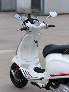 Scooter <span class=keywords><strong>Vespa</strong></span> <span class=keywords><strong>150</strong></span> in Stile Retrò Italiano per il Pendolarismo Urbano Quotidiano - Product Image 5