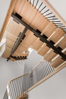 Escalier en colimaçon à balustrade simple CBMmart, balustrades en forme de L, poutres en carbone, design d'escalier
