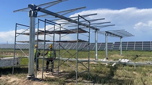 Système de suivi solaire multifonctionnel à axe unique pour panneaux photovoltaïques – Suiveur solaire intelligent à axe unique, portrait/horizontal - Product Image 2