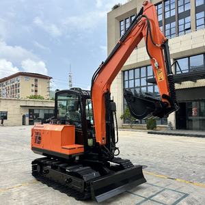 Excavatrice sur chenilles JG40L de 4 tonnes utilisée pour la régénération urbaine et le développement d'espaces verts durables - Product Image 1