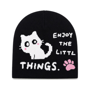 Gorro de Punto Negro con Gráfico de Gato 'Enjoy the Little Things', Gorro de Invierno Suave, Cálido para Uso Diario - Product Image 1