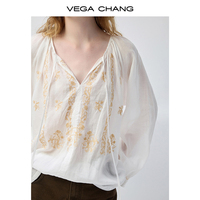 Chemisier VEGA CHANG blanc à broderie florale dorée verticale pour femme, col en V, cordon de serrage en tissu, manches raglan, poignets en dentelle, coupe ample