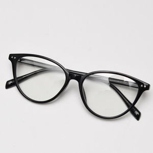 Lunettes de vue à la mode pour hommes avec blocage de la lumière bleue Tr90 Montures optiques 2025 Montures de lunettes Oeil de chat Montures de lunettes rondes - Product Image 6