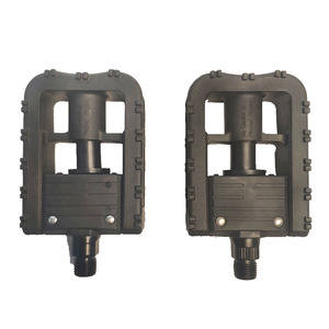 Pédales peu encombrantes pour vélo pliant placées dans le coffre de la voiture Allées étroites Pédale pliable en nylon pliable pour vélo - Product Image 2