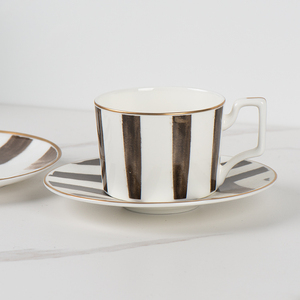 Ensemble <span class=keywords><strong>de</strong></span> plaques <span class=keywords><strong>de</strong></span> porcelaine osseuse <span class=keywords><strong>de</strong></span> haute qualité Black Crossroad Design pour <span class=keywords><strong>la</strong></span> vente en gros - Product Image 5