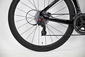 Vélo de route en fibre de carbone 24 vitesses avec freins à disque hydrauliques RS, pédales ordinaires, barre en carbone 3K et roues en alliage – Offre Spéciale - Product Image 5