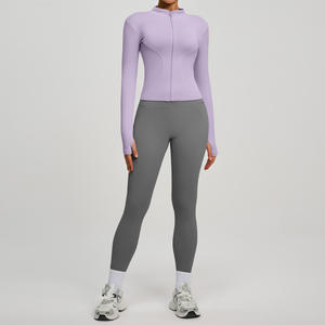 Ensemble <span class=keywords><strong>de</strong></span> yoga deux pièces personnalisable hautement élastique, ensemble <span class=keywords><strong>de</strong></span> <span class=keywords><strong>tenue</strong></span> <span class=keywords><strong>de</strong></span> course, ensemble <span class=keywords><strong>de</strong></span> yoga à revers, veste, vêtements <span class=keywords><strong>de</strong></span> <span class=keywords><strong>sport</strong></span> respirants - Product Image 4