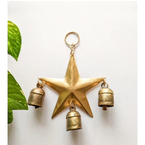 Mejor Precio, COLECCIÓN DE CALIDAD, Juego de 3 Campanas Metálicas Colgantes Hechas a Mano, Acabado Dorado, Decoración Navideña Moderna y Ecológica - Product Image 4