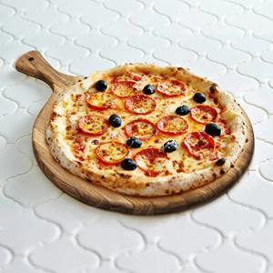 Almacén local de EE. UU., venta al por mayor, tabla redonda de madera de acacia para pizza, tabla de cortar de cocina personalizada con mango para charcutería - Product Image 3