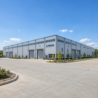 Atelier préfabriqué en acier structurel, panneaux composites isolés, entrepôt métallique à faible entretien, bâtiment de fabrication industrielle