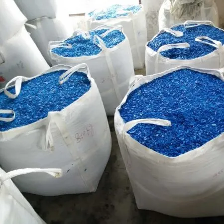 Matière première en plastique granules de HDPE particules vierges de plastique polyéthylène tambour bleu de HDPE rebroyé