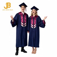Robe de chœur personnalisée unisexe de luxe pour adultes Crescendo avec manches à revers, étole en satin rouge rosé et bonnet bleu marine pour usage religieux