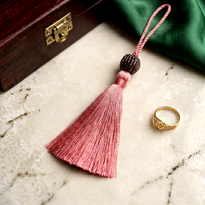 Borla de tela rosa con cuentas colgantes, decoración para el hogar, estilo bohemio, accesorio para la sala de estar - Product Image 1