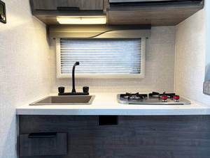 Allroad Hard Top impermeable 5 pies acero <span class=keywords><strong>Pick</strong></span> <span class=keywords><strong>Up</strong></span> Pickup Hardtop Truck <span class=keywords><strong>Camper</strong></span> <span class=keywords><strong>para</strong></span> <span class=keywords><strong>Toyota</strong></span> <span class=keywords><strong>Hilux</strong></span> Ford Ranger Isuzu - Product Image 4