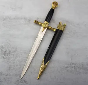 Exquisites dekoratives Ritters chwert im europäischen Stil Goldenes Cosplay-Geschenk zeremonielles Schwert