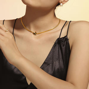 جودة عالية مطلية بالذهب 18 قيراط مجوهرات الفولاذ المقاوم للصدأ زيت بالتنقيط فراشة أخضر قلادة كوبية قلادة أنثى - Product Image 4