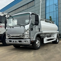 Camion-citerne à eau potable ISUZUu 5000L, réservoir en acier inoxydable de qualité alimentaire pour l'eau potable