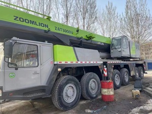 Grúa Montada en Camión Zoomlion Usada de Primera Calidad, Modelo ZTC2200H, 220 Toneladas, Elevación Suave, Sistema Hidráulico de Alto Rendimiento para Ingeniería Pesada - Product Image 4