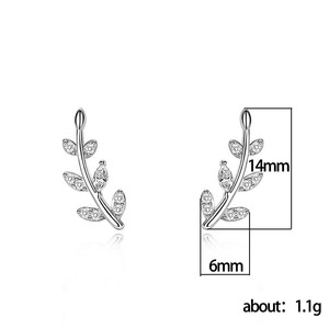 Orecchini a Perno a Forma di Foglia per Donne, Brillanti Orecchini Botanici, Gioielli di Moda per Uso Quotidiano - Product Image 5