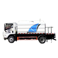 Camion de balayeuse d'eau de rue de moteur diesel de Foton 7000 litres avec la pompe de canon de brouillard et le réservoir d'arroseur
