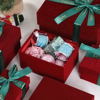 Boîte cadeau vide de luxe en velours bordeaux à texture, thème de Noël avec ruban vert, réutilisable et écologique, vente en gros