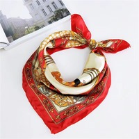 Écharpe carrée en soie personnalisée avec logo sur mesure, foulard de luxe pour femme