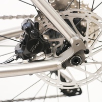 Vélos de route de haute qualité avec cadre en carbone, freins à disque, roues en fibre de carbone, 24 vitesses, 700c, passage des câbles entièrement interne