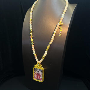 Chaîne en laine pour femme sportive Khakiram, longue, perlée, multicolore, avec fleurs en forme de gourde et motif macaron rouge - Product Image 4