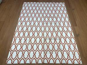 Alfombra de Algodón Tejida a Mano con Fondo Blanco y Patrón Geométrico de Terracota, Alfombra de Oración Moderna, Suave y Ecológica para el Hogar - Product Image 2