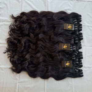Cheveux humains indiens bruts non traités, lots de cheveux raides, ondulés et bouclés en noir naturel, style Loose Deep Wave - Product Image 1