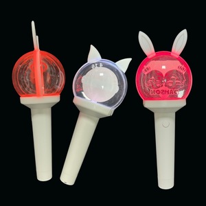 <b>Light</b>-up Hand Lamp 15-color LED Manual Button Battery Powered Cheering Props for Concerts - Product Image 1