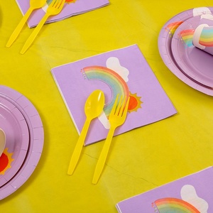 Civi ชุดเครื่องใช้บนโต๊ะอาหารแบบใช้แล้วทิ้งสำหรับเด็กชุดจานและถ้วยใช้แล้วทิ้งสำหรับปาร์ตี้วันหยุดสีรุ้งโชคดี - Product Image 3