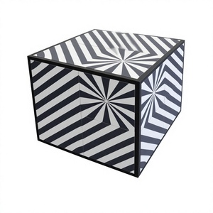 Caja de Joyería Cuadrada Moderna de Resina con Acabado Brillante en Blanco y Negro, Diseño Geométrico con Patrón de Estrella, Decoración para el Hogar - Product Image 1