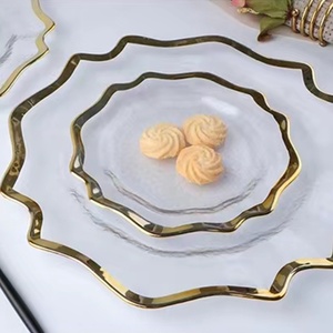 Ensemble de plats de service en verre transparent avec bord doré, motif floral en émail, décoratif pour les fêtes et les mariages - Product Image 5