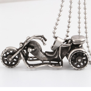 Collar con Colgante de Motocicleta de Acero Inoxidable, Cadena de 60 cm, Regalo de Moda para Uso Diario, Diseño Geométrico, Estilo Asimétrico - Product Image 2