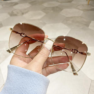 Lunettes <span class=keywords><strong>de</strong></span> <span class=keywords><strong>Soleil</strong></span> Métalliques Personnalisées pour Femmes, Grande Monture Tendance et Minimaliste, Haute Valeur - Product Image 1