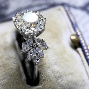 Anello con Diamante F783 in Oro Bianco, Taglio Brillante Rotondo, Diamante Naturale Colore D, Gioiello di Fidanzamento per Donna - Product Image 3